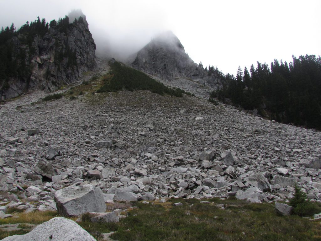 boulder field below mineral mountain along the pacific crest trail