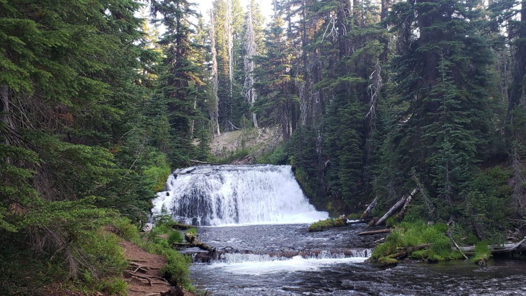 fall creek falls green lake trail oregon