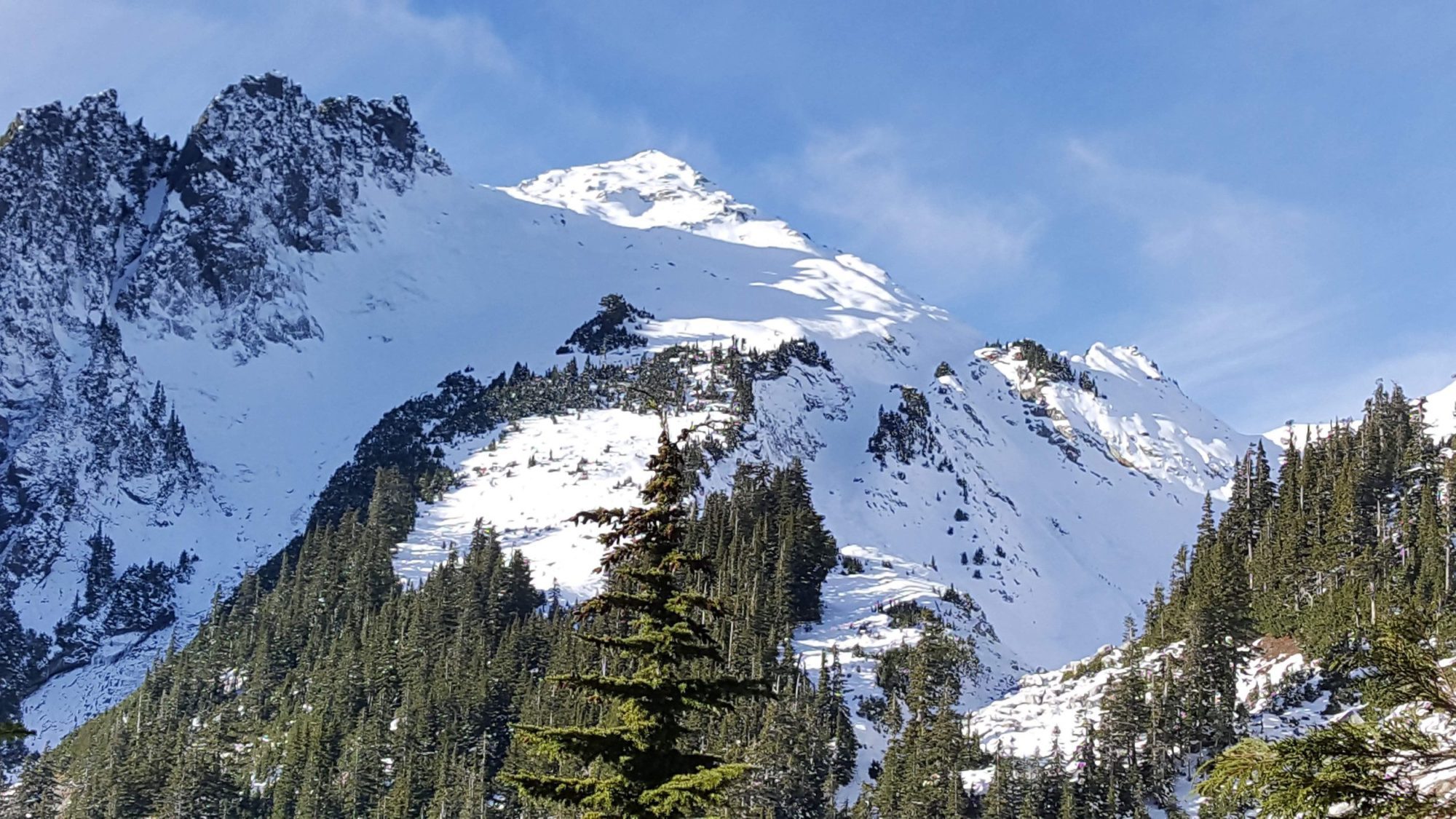 vesper peak above headlee pass in winter