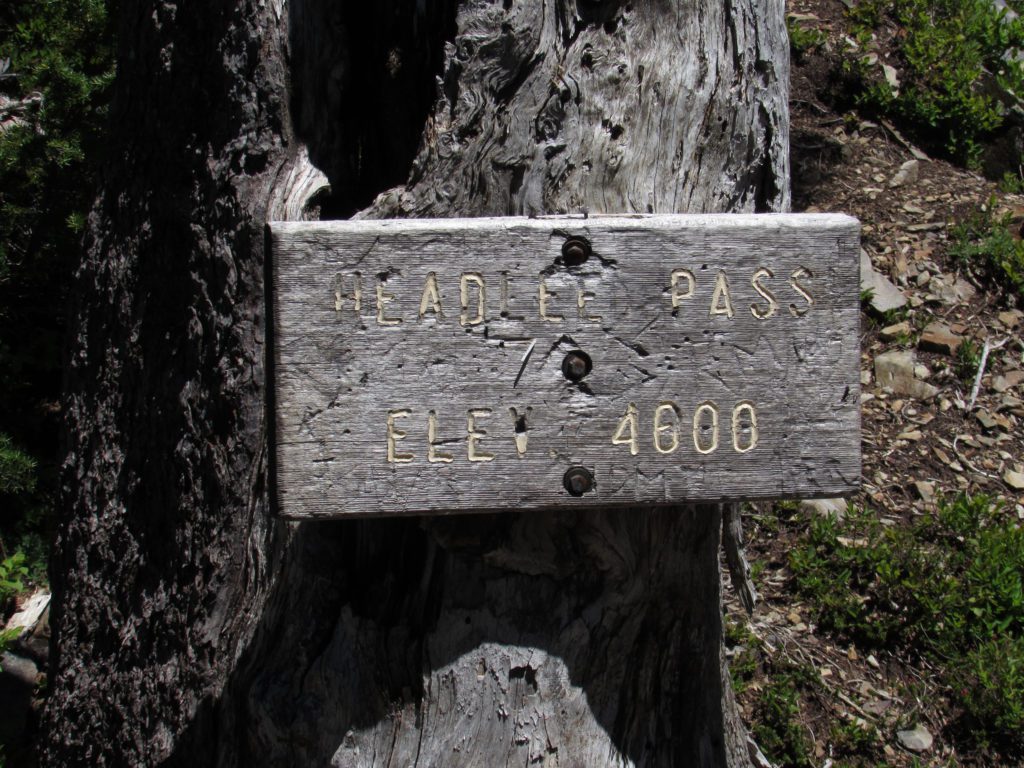 sign at the top of headlee passs climb aling vesper peak trail