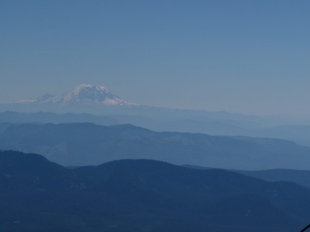 mount rainier from the three fingers fire lookout