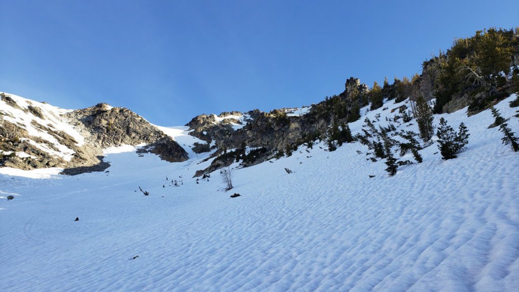 climbing route up saska peak