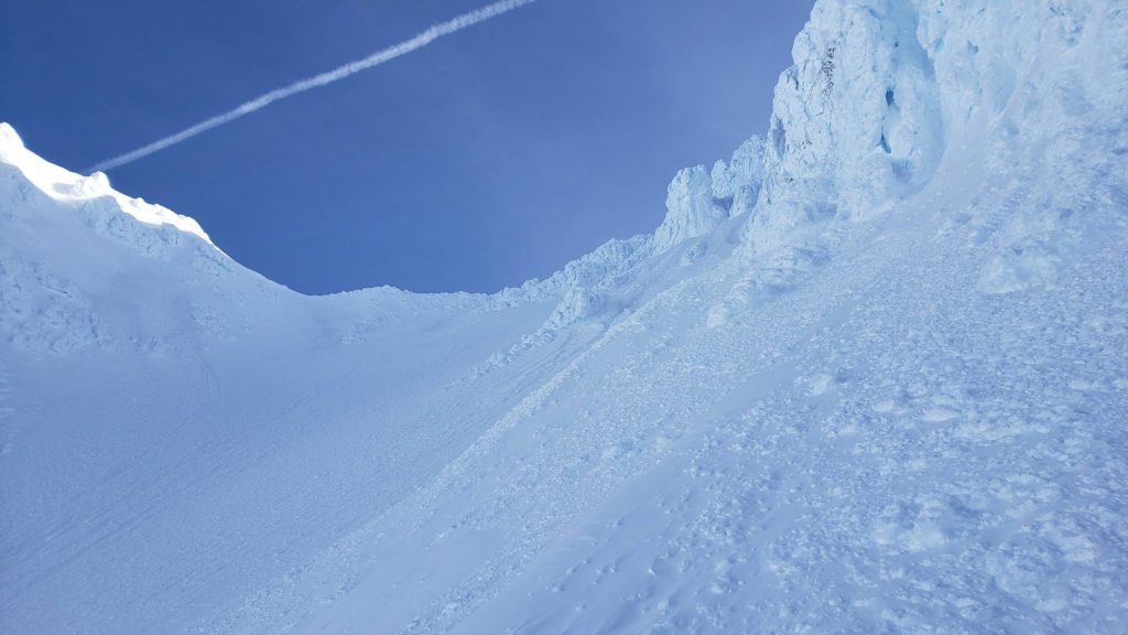 leuthold couloir on mount hood in oregon