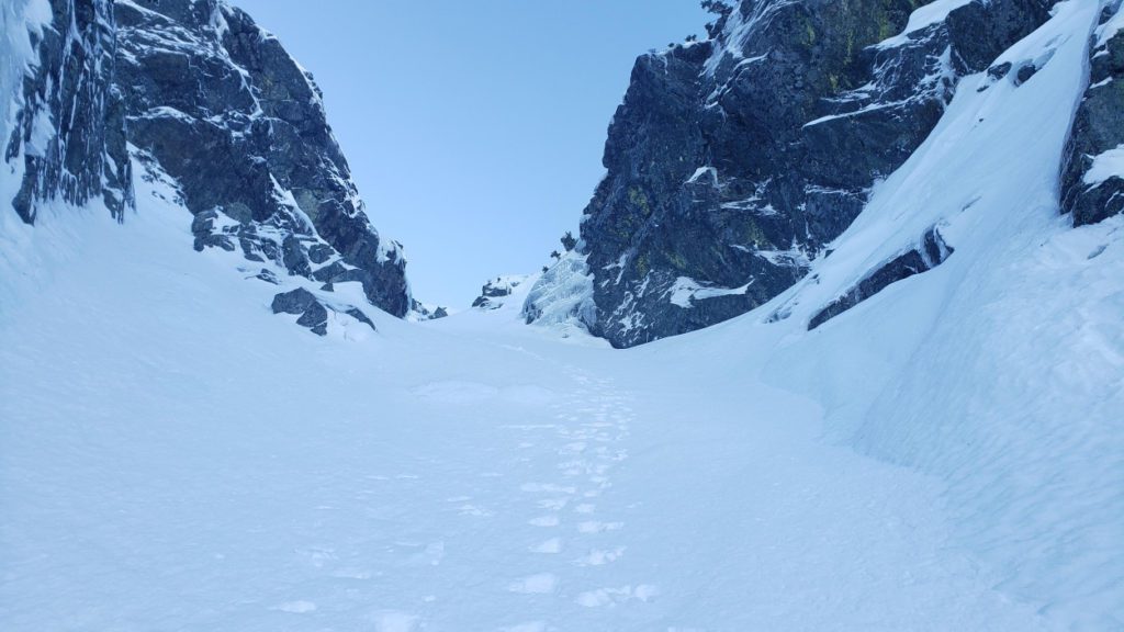 looking up hourglass gully