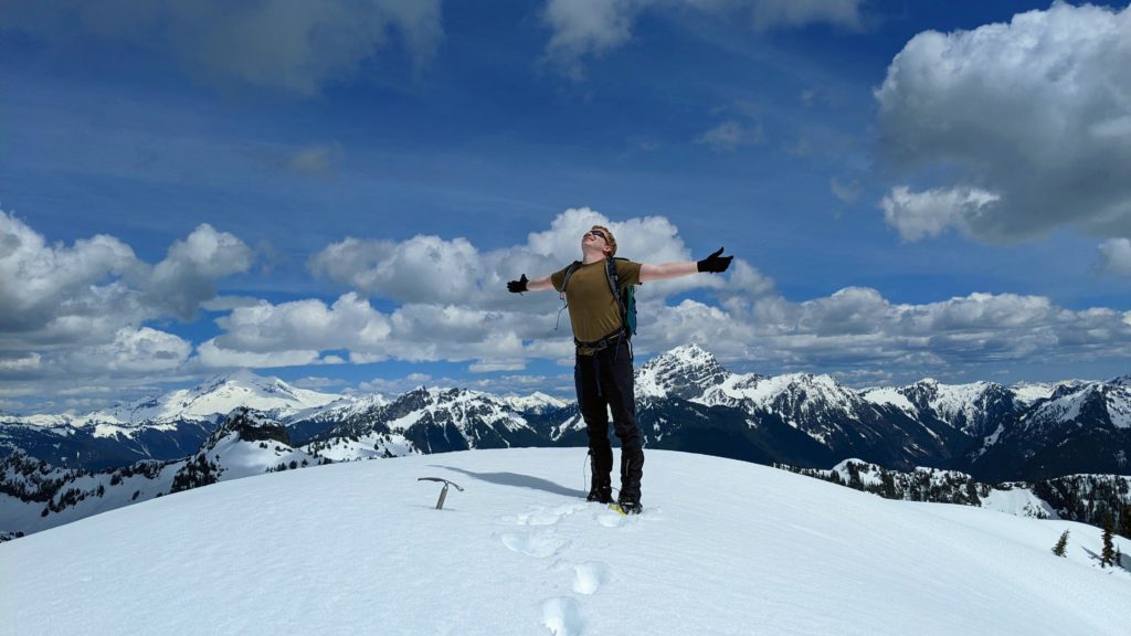 summit shot from the top of mount dickerman